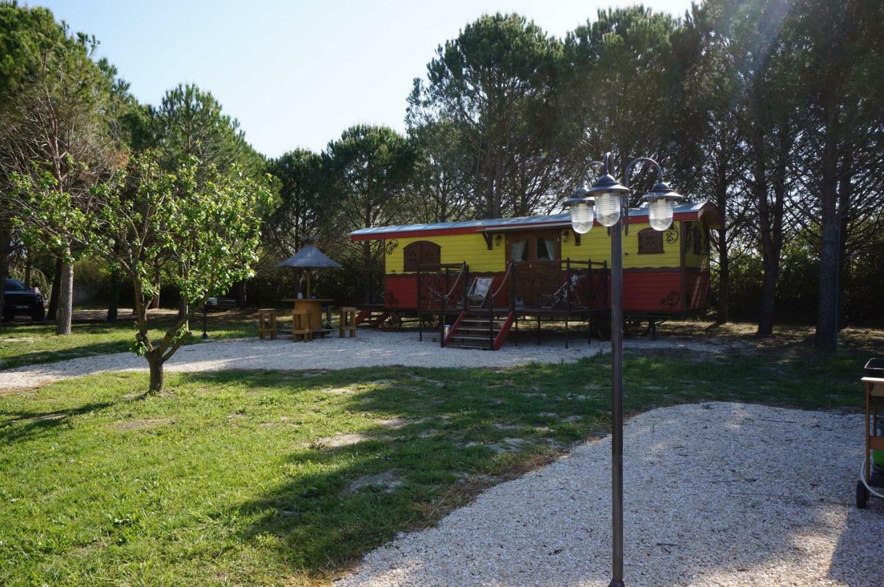Le Pont Rouge Roulotte Villa Sylvéréal Kültér fotó